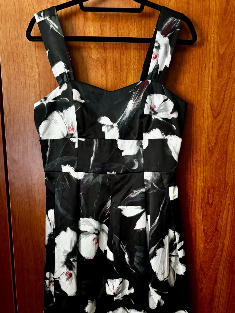 NWT White House Black Market Black Dress with White Floral Print size 10